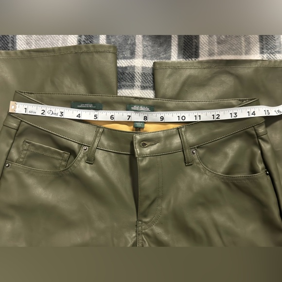 Women's Low Rise Faux Leather Flare Pants - Wild Fable, Olive Green Sz 6 Lined - Picture 6 of 7
